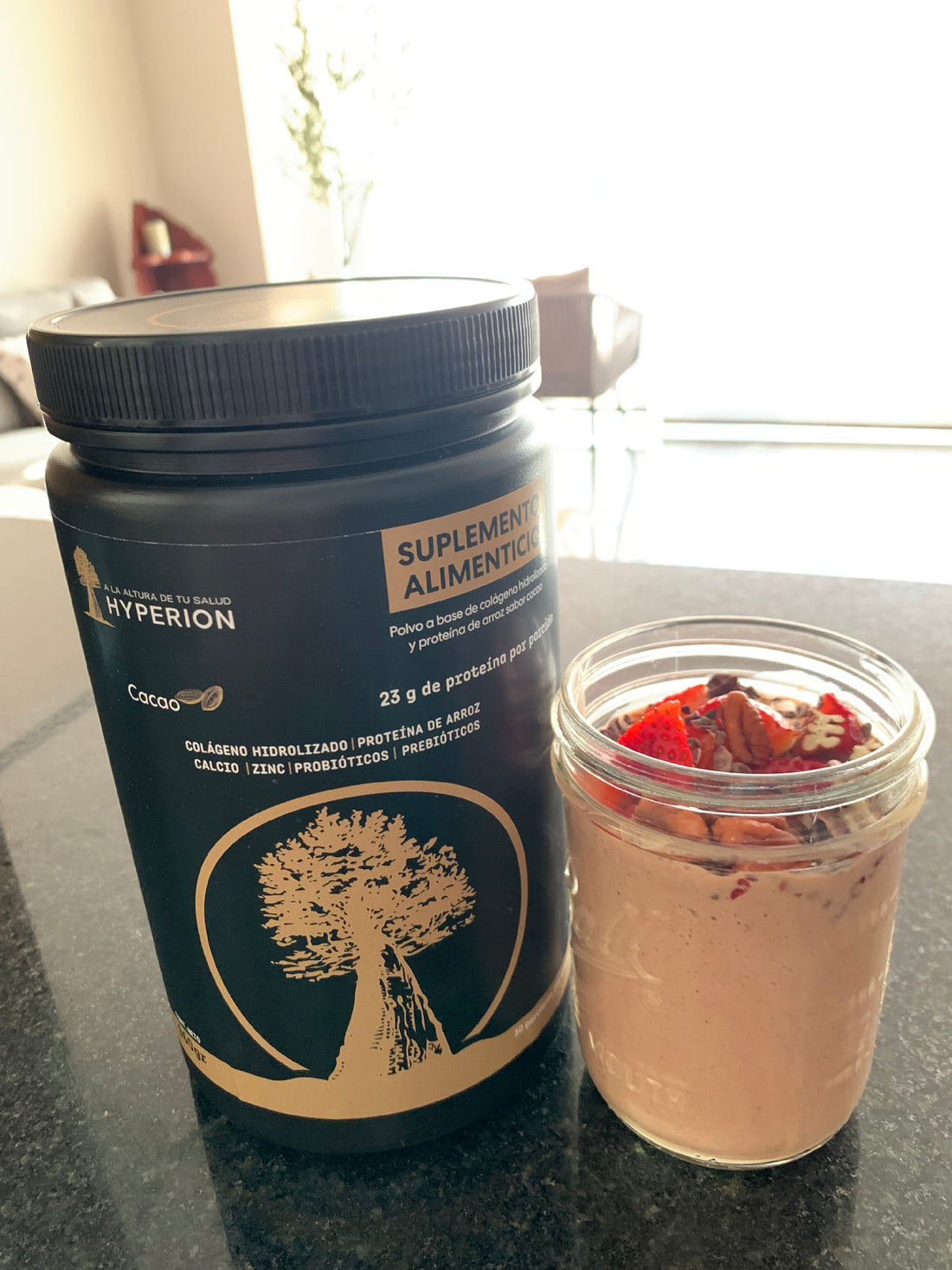 Postre de fresas con crema e HYPERION saludable